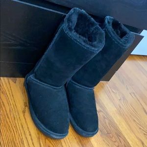 BearPaw black boots